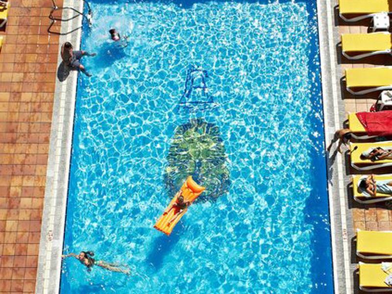 DEE01DB2C3C6BEEA9DB1F9D0E8303568