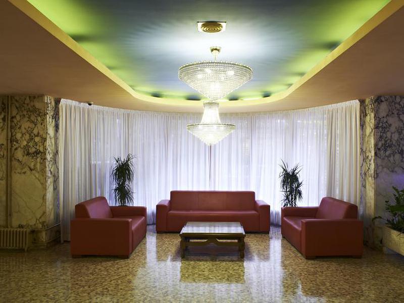 CCE00EEFDEC53BB38068DA8B09D422F1