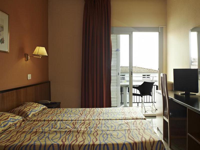 33F2154139FCD280729ACBD4B5D8116A