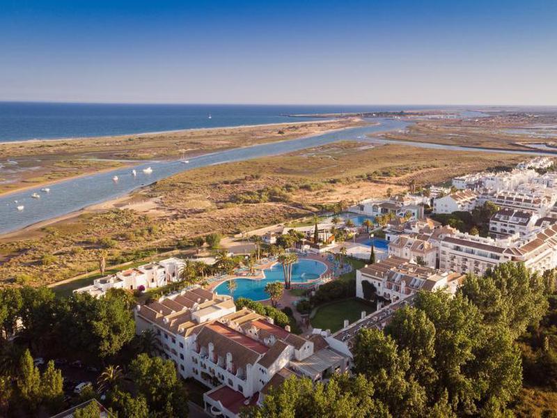 Golden Club Cabanas