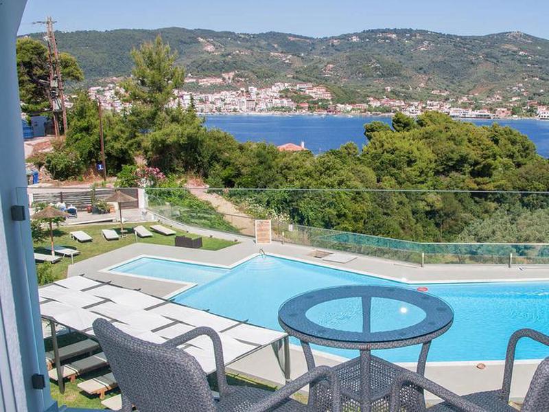 B4CCB04C2EE15AAFC341C55DC21821CE