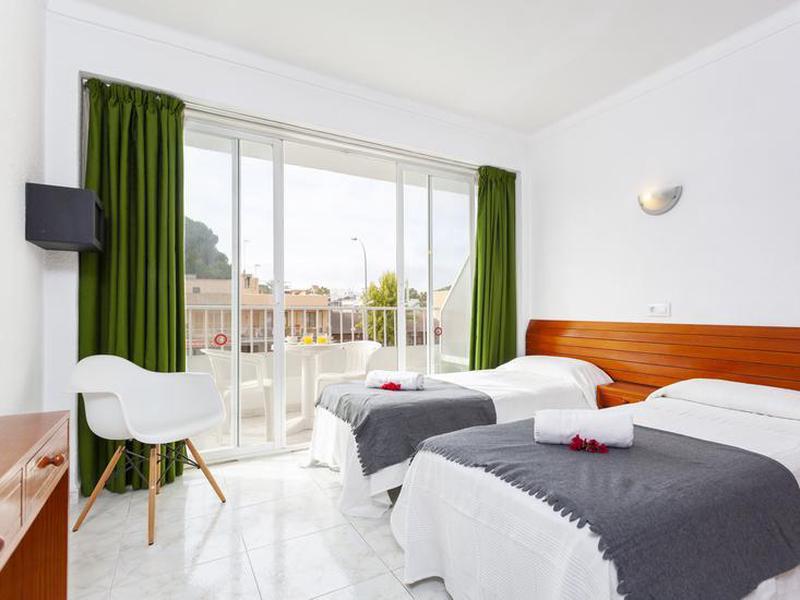 6BF12157A49DF6D30402BE04B54D26D8