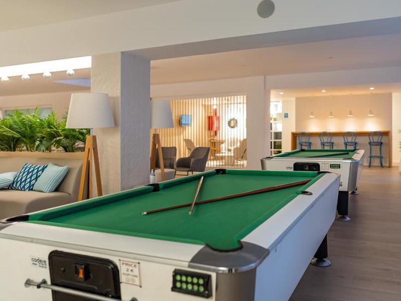 23E51E9AE14BC0DBC687B0082FFE705C