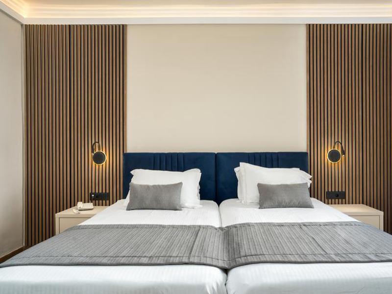 810B447B493094DF617E599B85198544