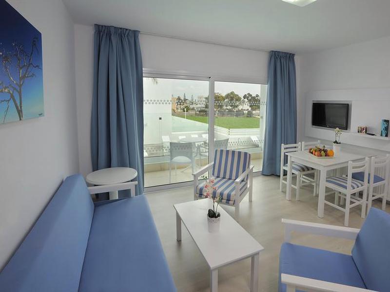 E8ED18A602B1AE8D77918E94E413906B