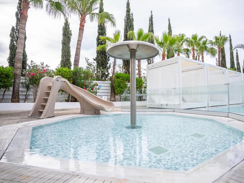 444EB9DD309C31FABFB662604F3F40E8