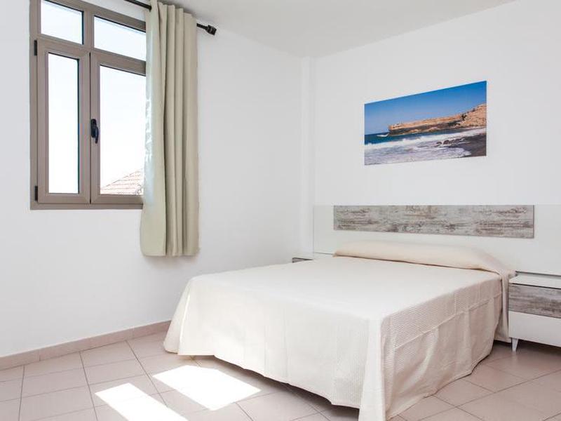 E3233A9EFA793656425F79E8E7861350