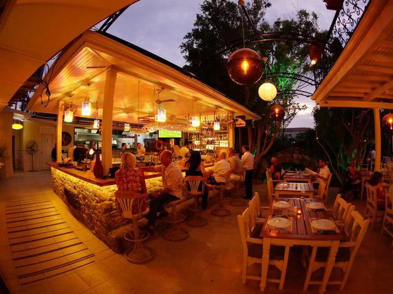 2BEB0503FDA9FE8CDF58B003B1BDF371