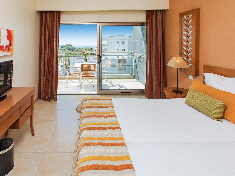 1FB0C16C5C82A93754C17A4FC0FA6888