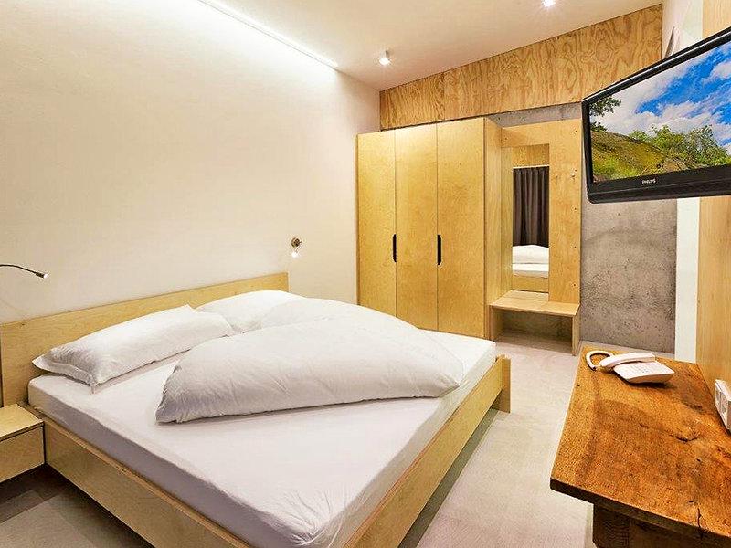 A0E77DAC79F9E79FDC69FE97E03CCC65