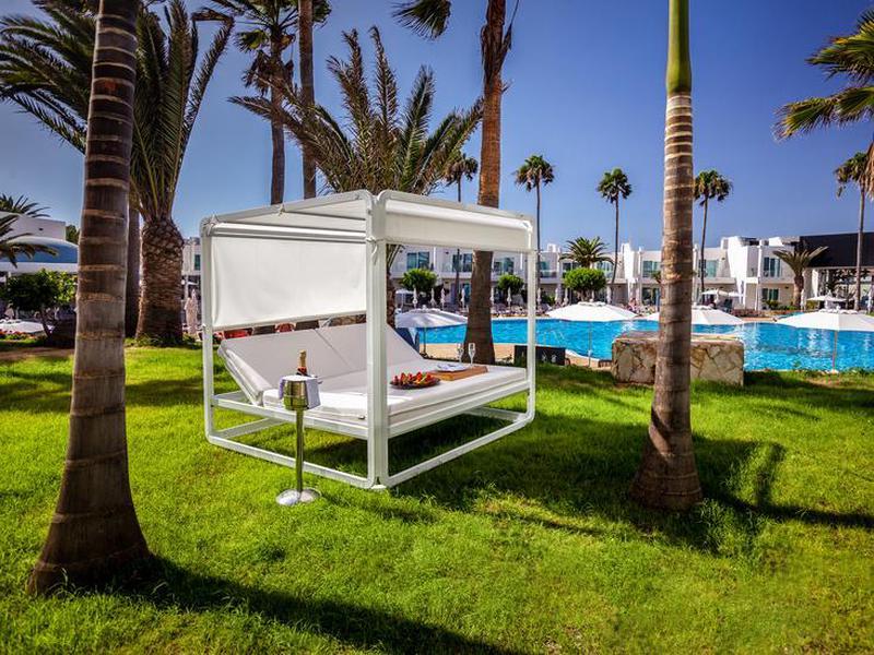 7B9F9C6DE7152EA4D251CC24777480E9