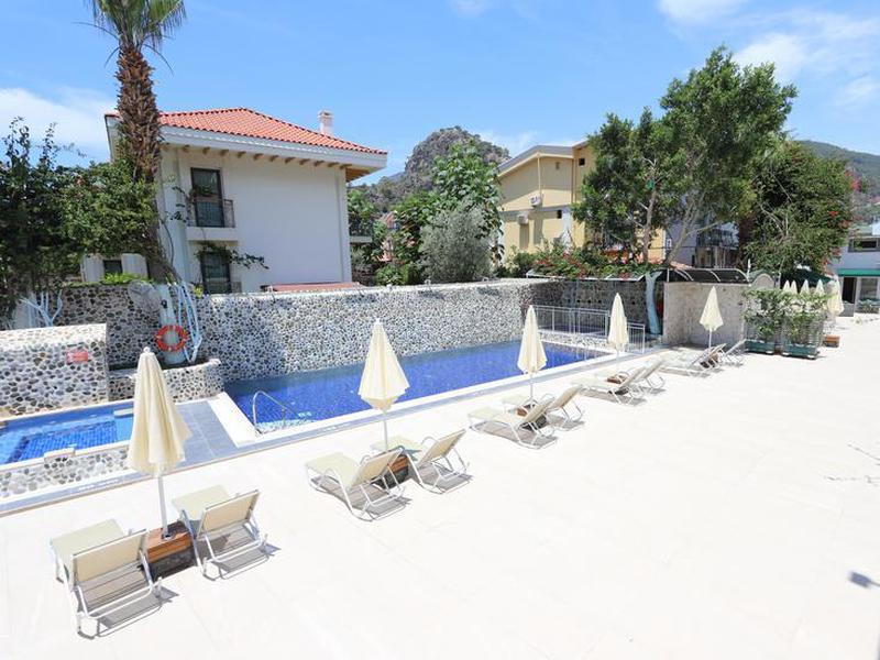 Tonoz Beach Hotel