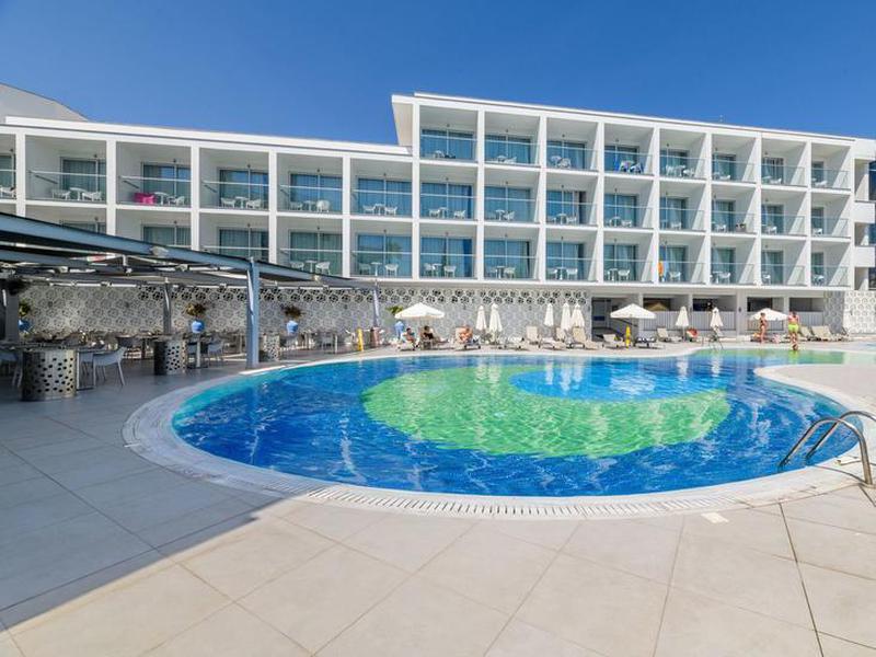 River Rock Hotel