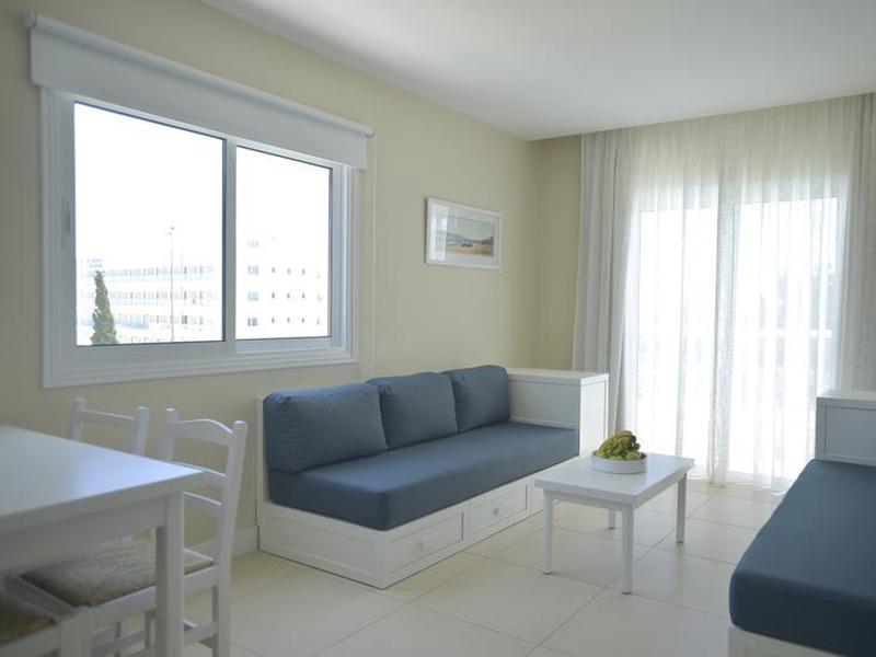 9426B154D71BADE11FA7B5C2772C81EA