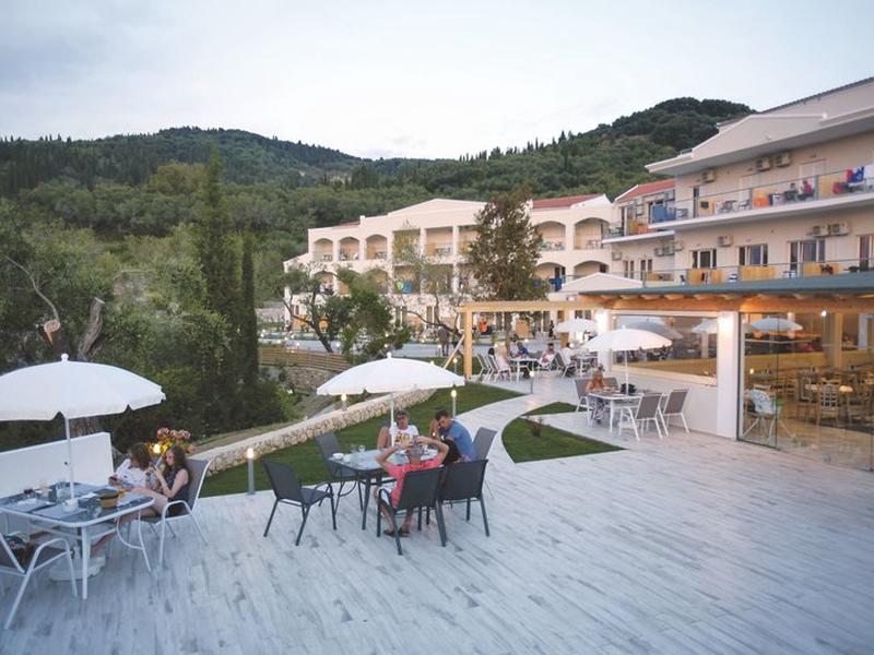 2596CAF177F9FF38693A15BFE97E235D