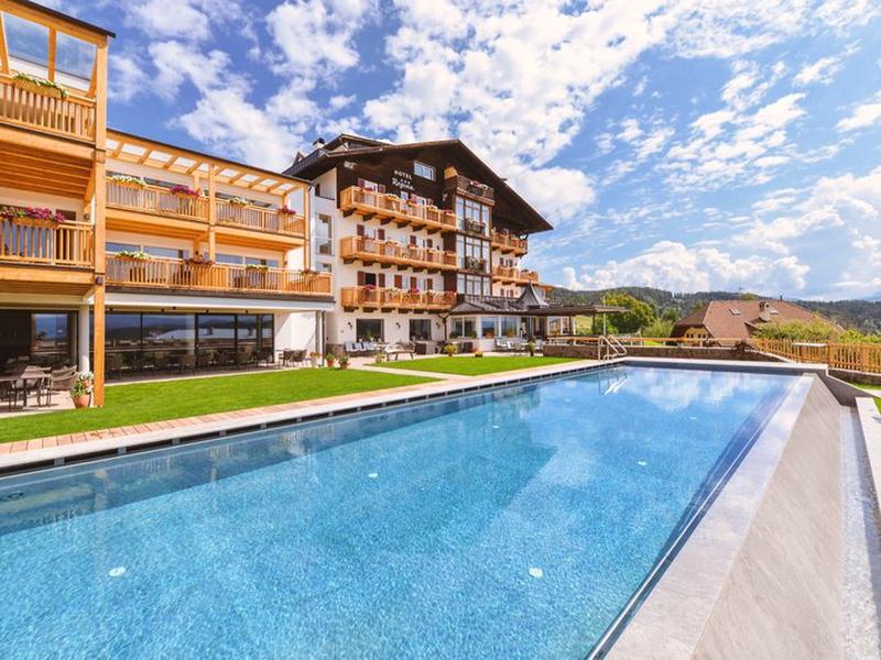 E7D0F4E7B326598530038B29BB727270