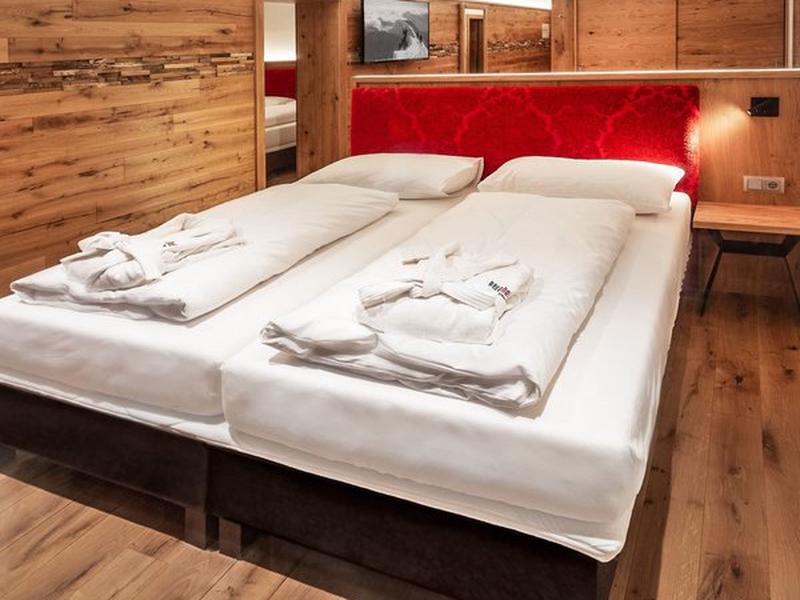 7B11E2188DD28BC6FDFD7FCB784D431F