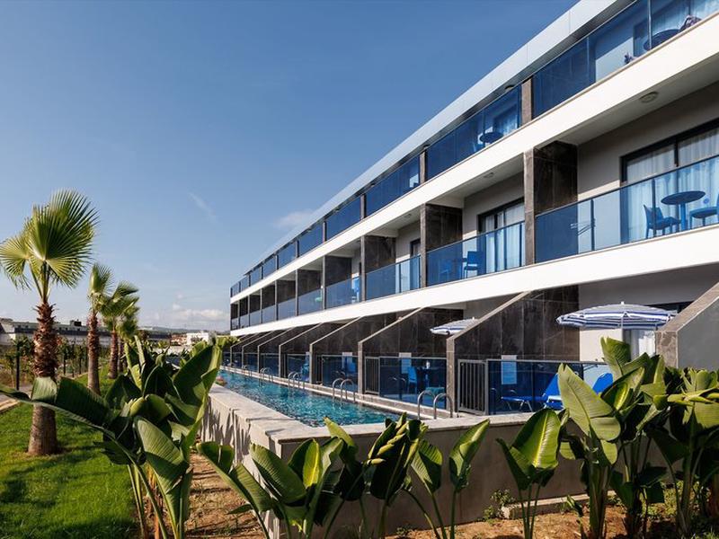 89B9AAC5F0790975CFAA15ED06F418A8