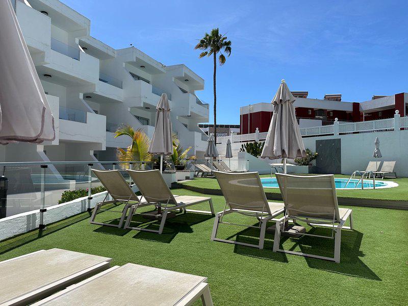 A1E119332B47895B57E17D7E8898B962