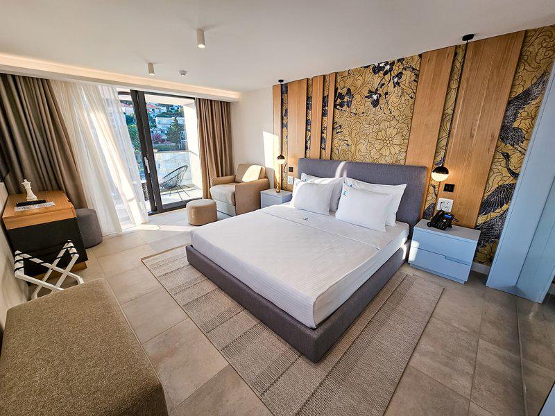 8A7CDEDED627C8E1601D066E03F3C2B7