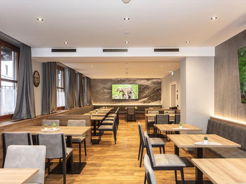 72BA211E9748F627035A8DD2869A2A84