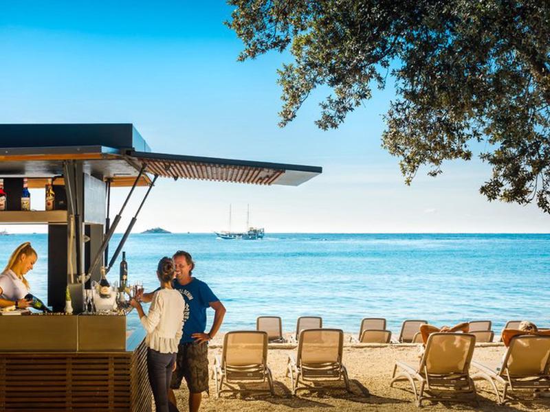 CA4672DE0D7FF4D98D5D2456827B948C