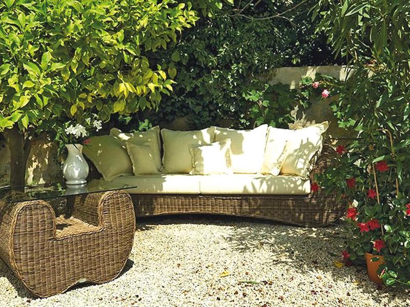 8B29616C3860EFA000B808272823461A