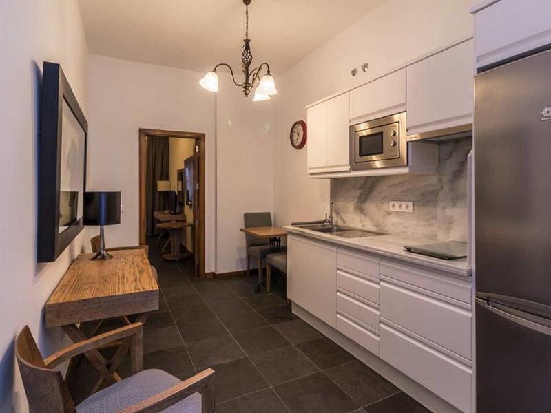 84B09C1FEEB98892E95526C9F5E6A701