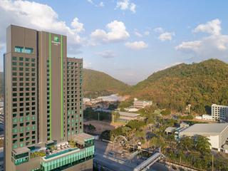Holiday Inn & Suites Siracha Laemchabang (tr)