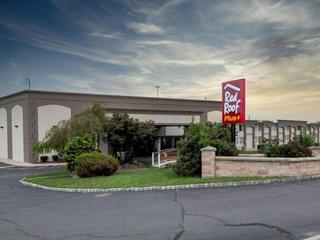 Red Roof PLUS+ Newark - Carteret (tr)