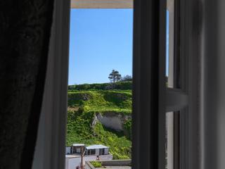 Four Seasons Mansion (tr)