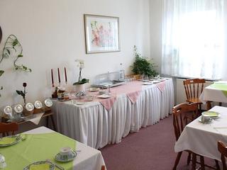 Adler Hotel Dresden (tr)