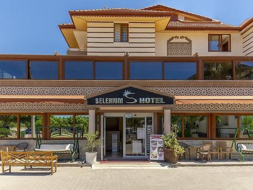 Selenium Hotel