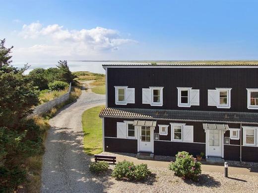 'Hubertine' - 100m to the fjord / 6 pax