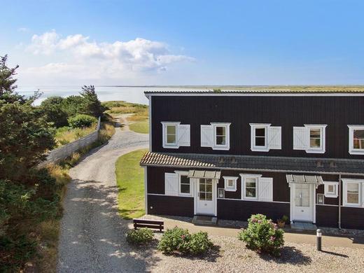 'Hubertine' - 100m to the fjord / 6 pax