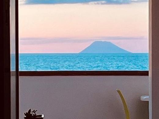 Stromboli' Wohnung mit Meerblick / 4 pax