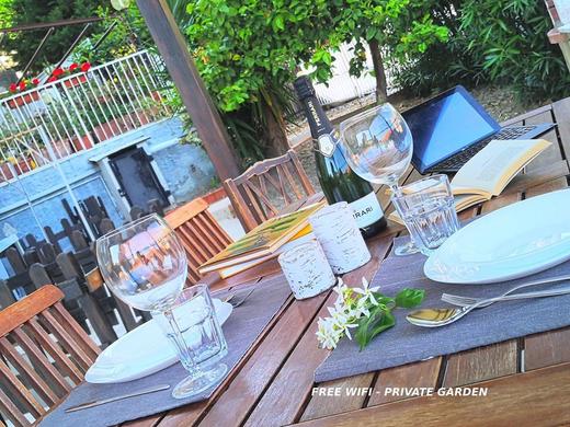 Wohnung mit Garten, wenige Minuten vom Meer entfernt / 5 pax