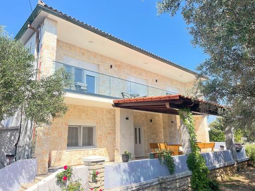 Stonehouse-Pag / 6 pax