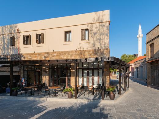 10Gr Boutique Hotel & Wine Bar