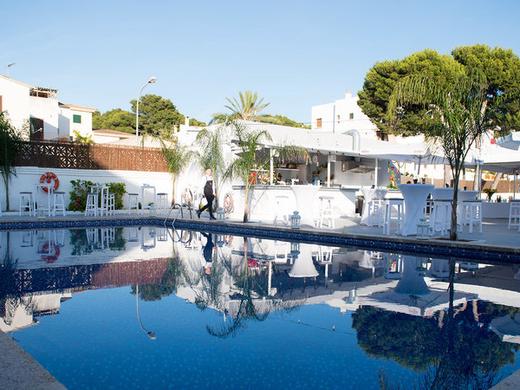 Chevy Hotel & Suites