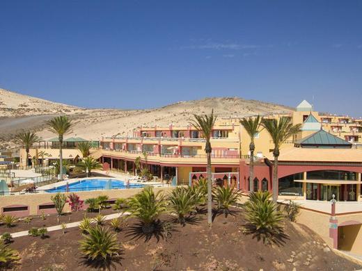 Esmeralda Maris by Livvo