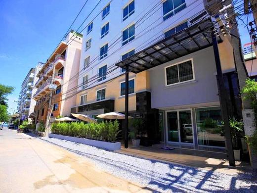 By dee @ Jomtien Hotel