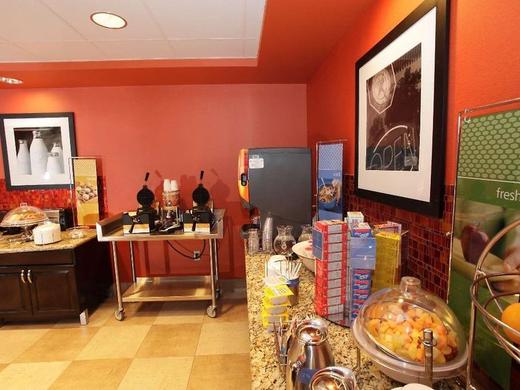 Hampton Inn & Suites Phoenix Chandler Fashion Center