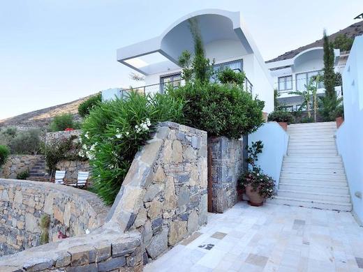 Elounda living