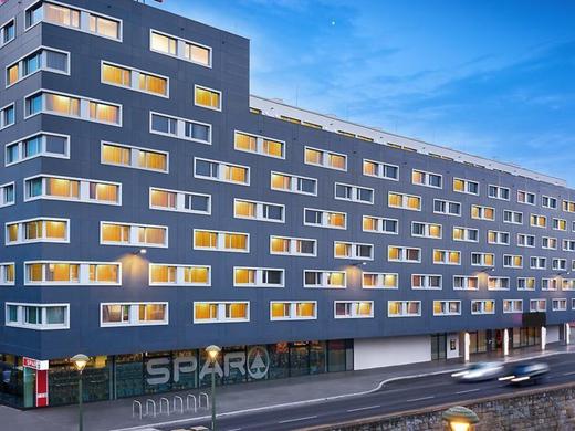 Leonardo Schönbrunn