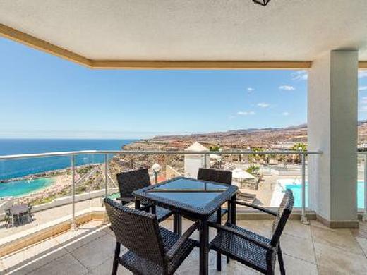 Holiday C. Vista Amadores