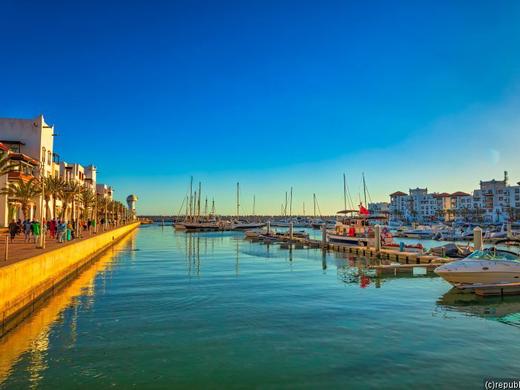 div. Rundreisehotels