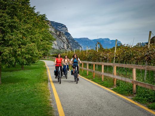 Etsch-Radweg,Etsch-Radweg Nauders - Riva del Garda/Arco,Etsch-Radweg: Durch Südtirol zum Gardasee,Etsch-Radweg, Schlanders - Arco