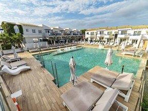 Parque Nereida Suites