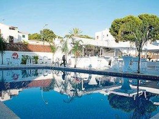 Chevy Hotel & Suites